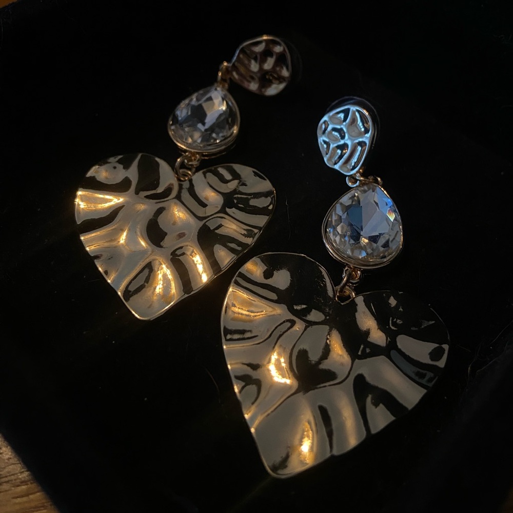 Jessica Simpson heart earrings